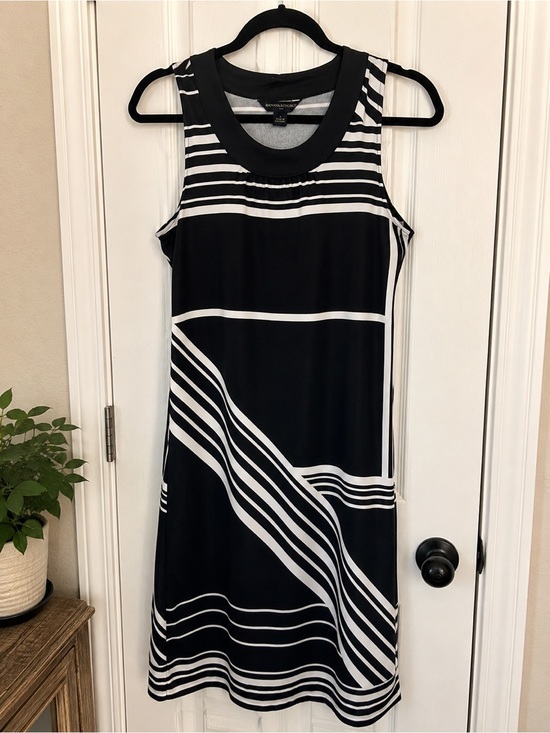 Banana Republic Dresses & Skirts - Banana Republic Women’s Sleeveless Black White Dress Size Small
